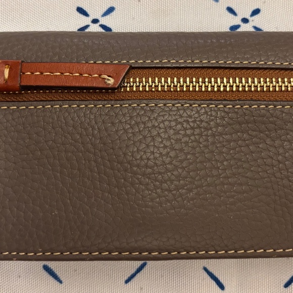 Dooney & Burke wallet (Elephant grey) - Picture 3 of 4